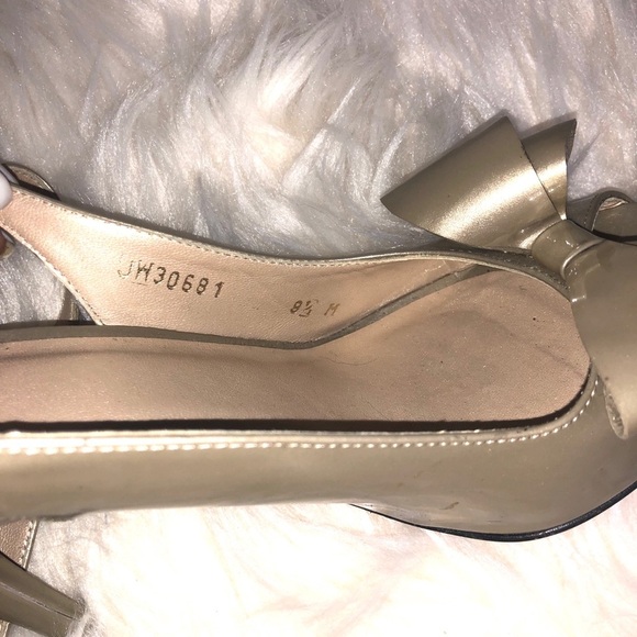 STUART WEITZMAN Bow Peep Toe Heel Size 8.5 - Picture 7 of 7